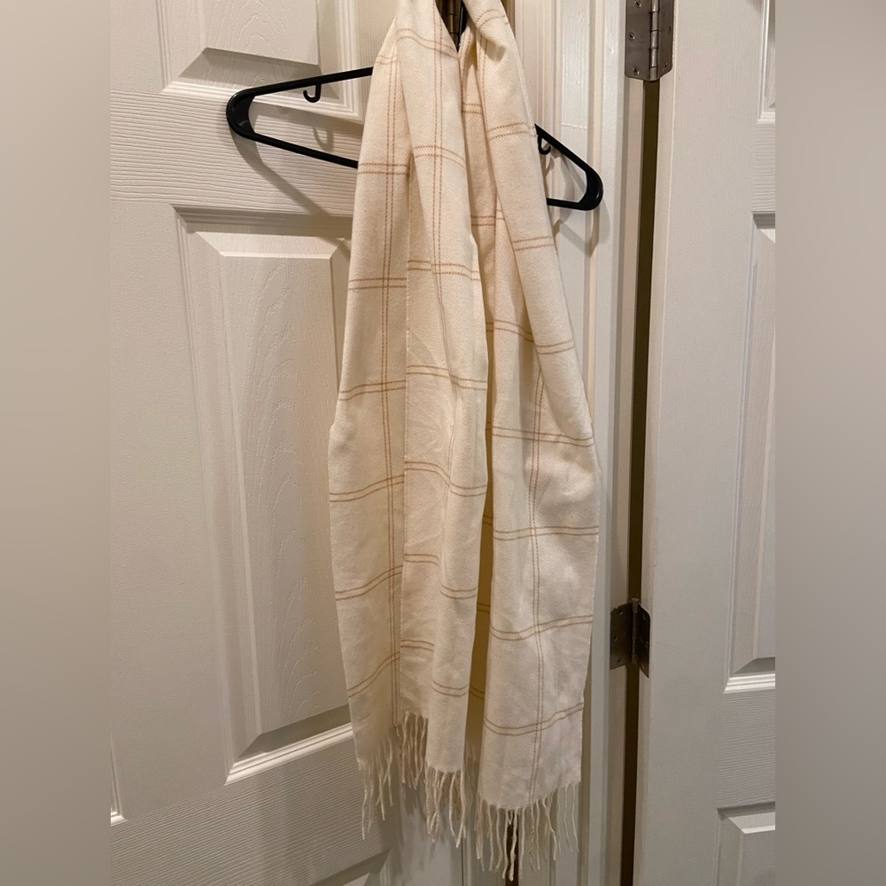 Brown and beige scarf